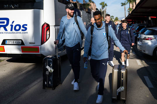 Malmö FFs Pontus Jansson och Taha Ali vid ankomsten till