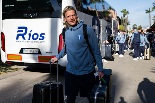 Malmö FFs målvakt Johan Dahlin vid ankomsten till