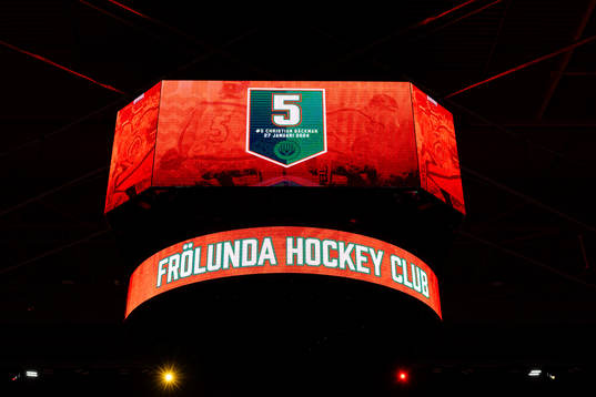 Jumbotronen i Scandinavium innan ishockeymatchen i SHL