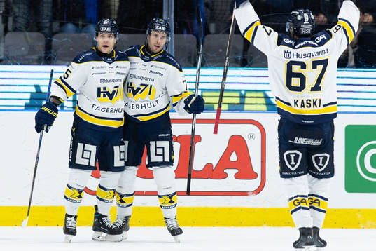 HV71s Nicholas Shore jublar ihop med Radan Lenc