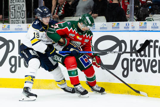 HV71s Henrik Borgström och Frölundas Nicklas Lasu