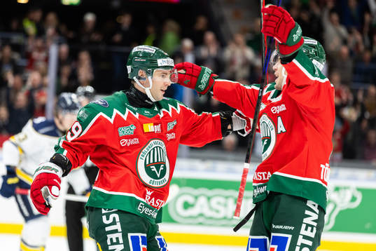 Frölundas Mikael Ruohomaa och Henrik Tömmernes jublar