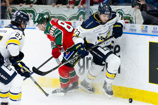 Frölundas Malte Strömwall och HV71s Nicholas Shore