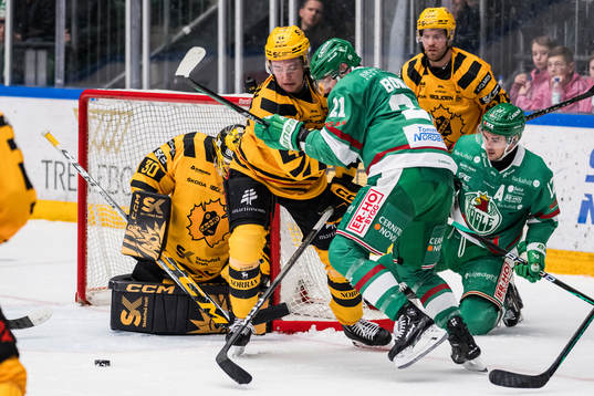 Skellefteås Elias Salomonsson och Rögles Henry Bowlby