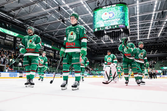 Rögles Adam Engström deppar med lagkamrater