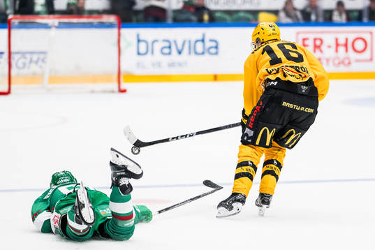 Skellefteås Linus Lindström gör 1-4