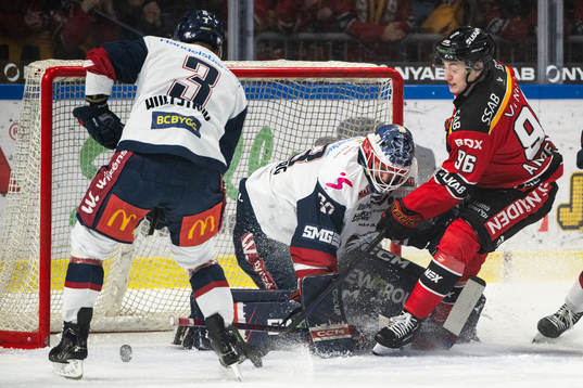 Linköpings målvakt Marcus Högberg och Luleås Pontus