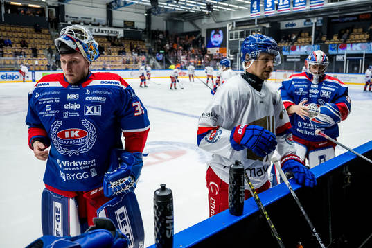 Oskarshamns målvakt Emil Kruse, Johannes Salmonsson och