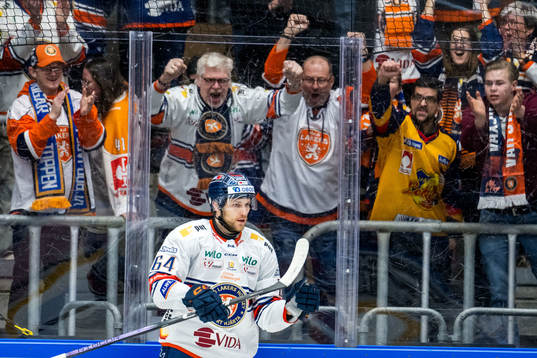 Växjös Eric Martinsson jublar