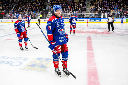 Oskarshamns David Quenneville och Rasmus Bengtsson deppar