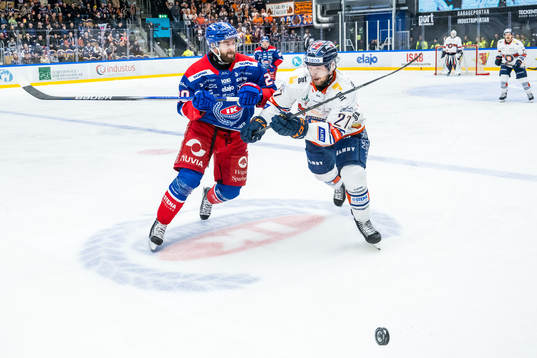 Oskarshamns Hynek Zohorna och Växjös Martin Lundberg