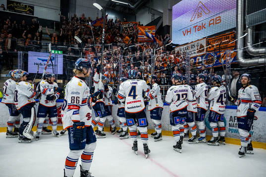Växjö spelare jublar