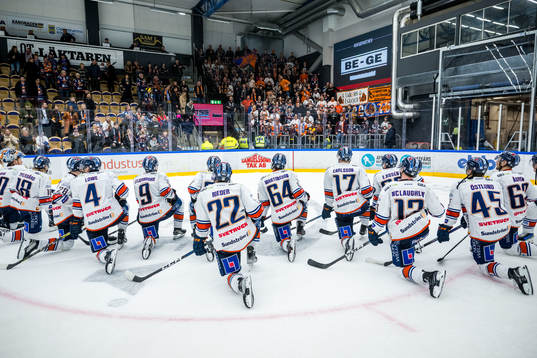 Växjö spelare jublar
