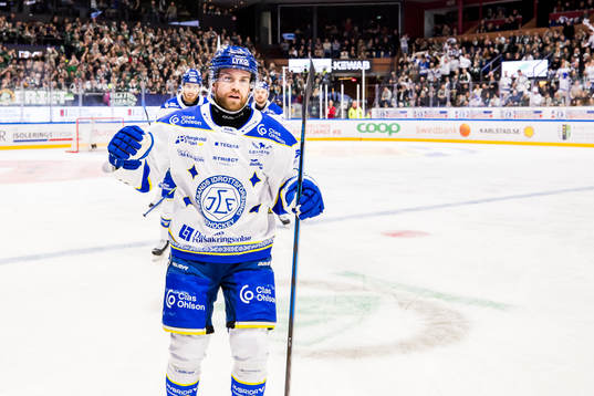 Leksands Oskar Lang jublar