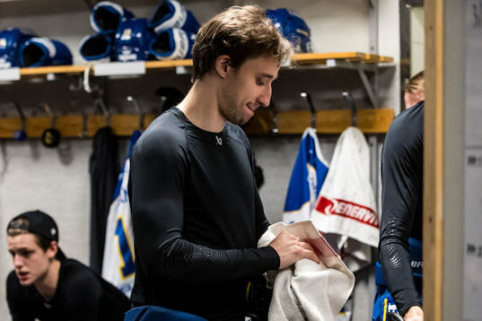 Leksands Max Veronneau innan ishockeymatchen i SHL mellan