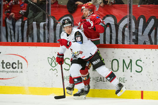 Malmö Redhawks Matias Lassen och MoDos Riley Woods