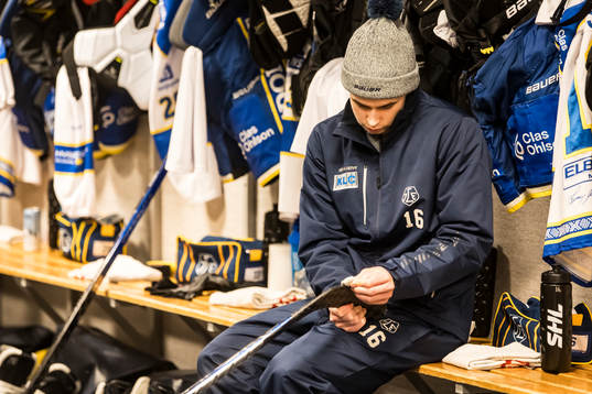 Leksands Felix Unger Sörum innan ishockeymatchen i SHL