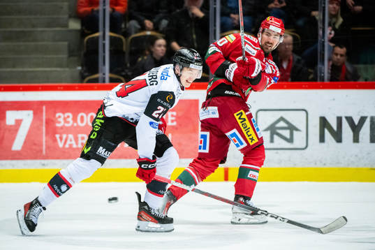 Malmö Redhawks Anton Wahlberg och MoDos David Bernhardt