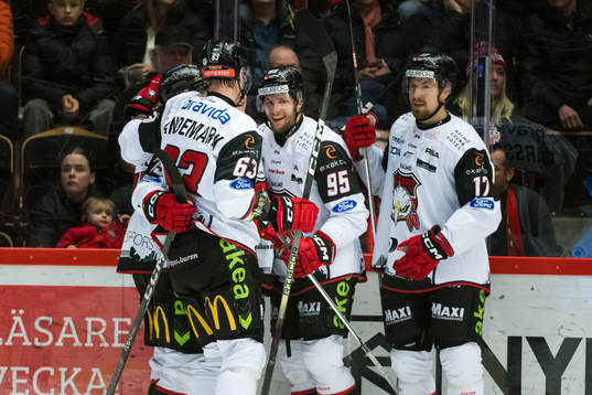 Malmö Redhawks Carl Persson jublar