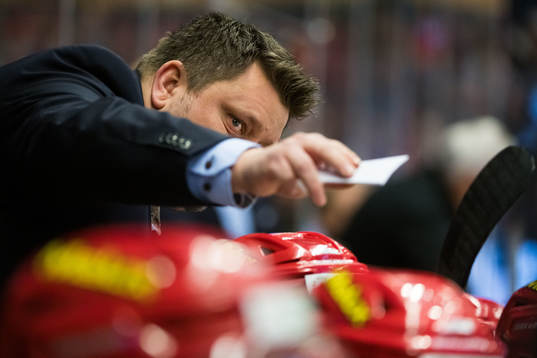 MoDos tränare Mattias Karlin