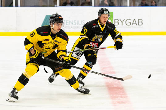 Panters Tobias Jarnvi och Vänesborgs Sebastian Marcusson