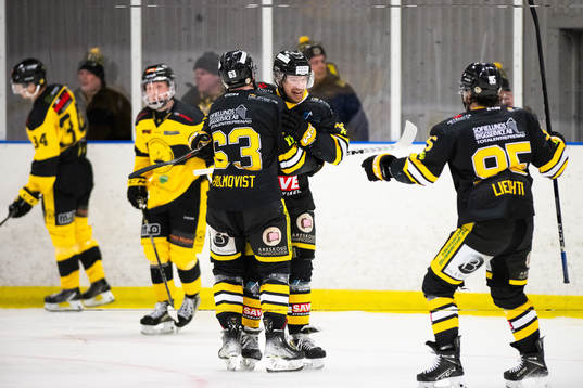 Panters Viktor Holmqvist jublar