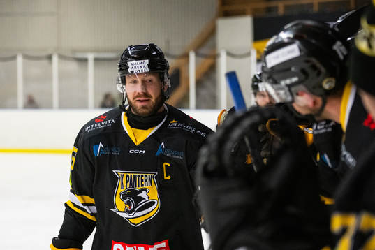 Panters Viktor Holmqvist jublar