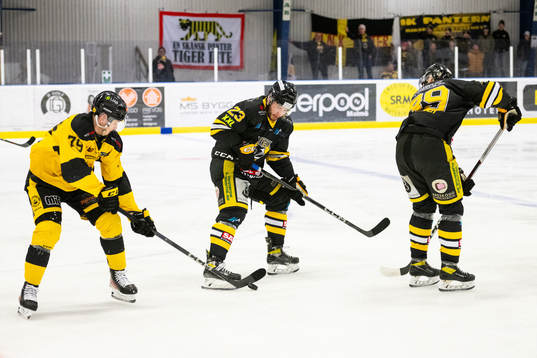 Panters Simon Karlsson och Vänersborgs Douglas Sundkvist