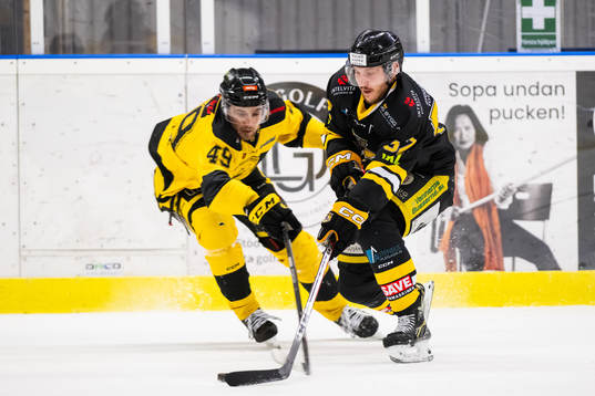 Panters Anton Hansson och Vänersborgs Dmitri Iskornev