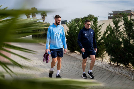 Pontus Jansson och materialförvaltare Daniel Möller