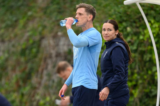 Malmö FFs Søren Rieks och läkare Amanda Lahti