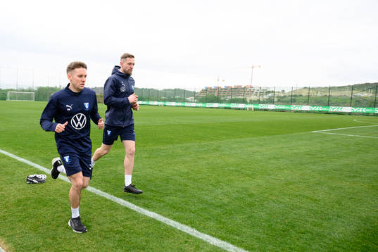 Malmö FFs analytiker James Slaughter och fystränare Tom