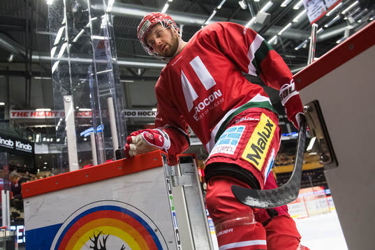 MoDos Oscar Pettersson innan ishockeymatchen i SHL mellan