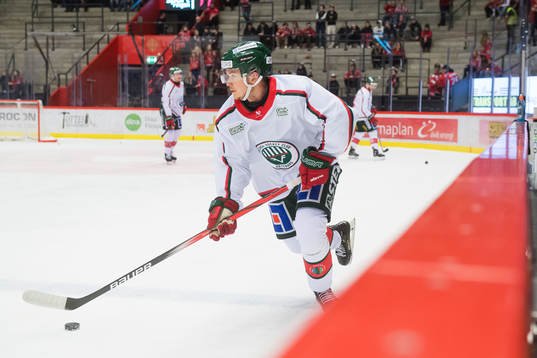 Frölundas Christian Folin innan ishockeymatchen i SHL