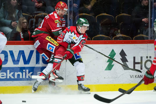 MoDos David Bernhardt och Frölundas Jere Innala