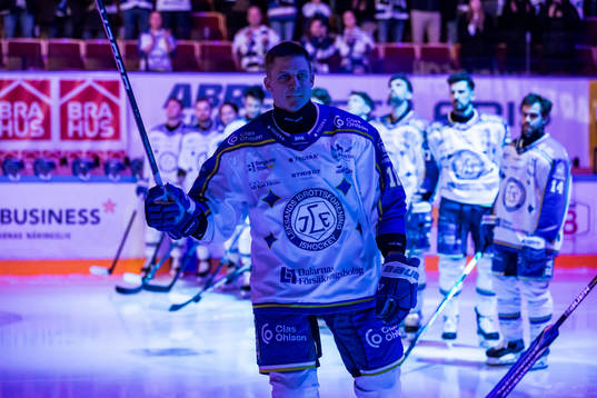 Leksands Martin Karlsson hyllas för 600 matcher innan