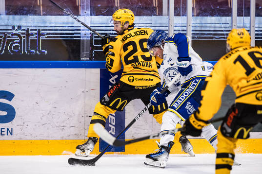 Leksands Justin Glenn Kloos och Skellefteås Dylan Sikura