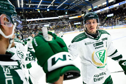 Färjestads Joakim Nygård jublar