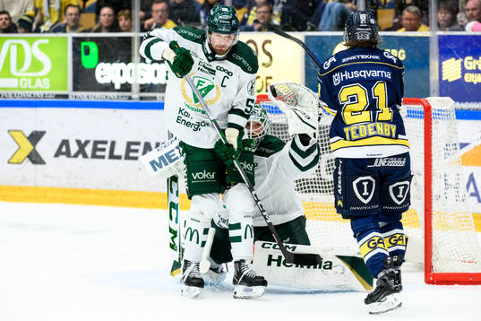 Färjestads Linus Johansson och målvakt Maxime Lagacé