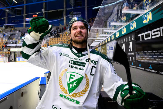 Färjestads Linus Johansson jublar