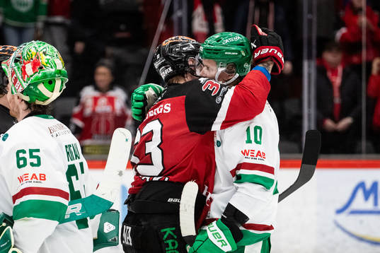 Örebros Christopher Mastomäki och Rögles Rodrigo Abols