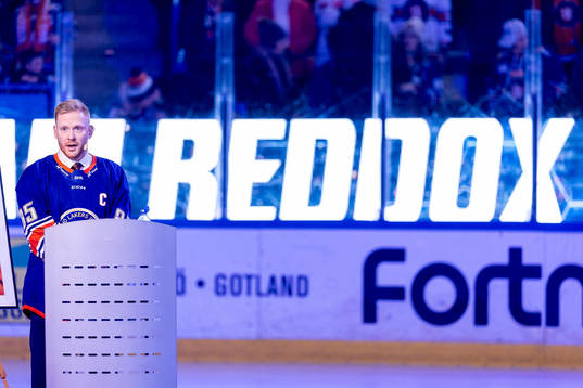 Den tidigare Växjöspelaren Liam Reddox hyllas före