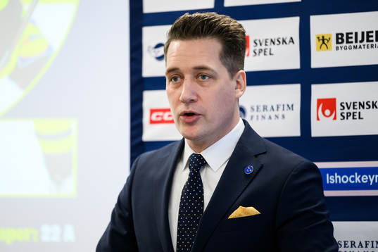 Tre Kronors förbundskapten Sam Hallam