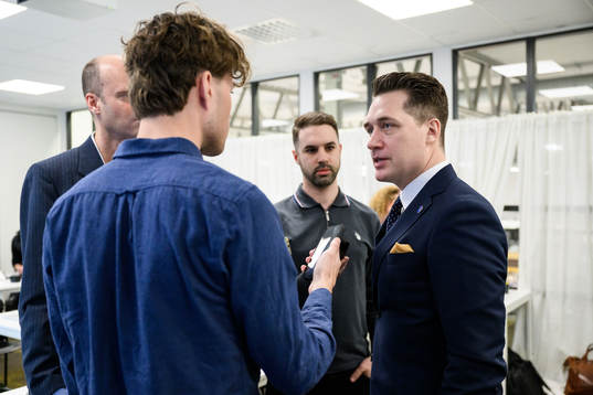 Tre Kronors förbundskapten Sam Hallam