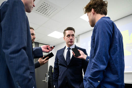 Tre Kronors förbundskapten Sam Hallam