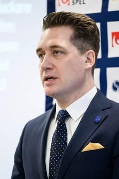 Tre Kronors förbundskapten Sam Hallam