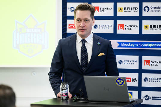 Tre Kronors förbundskapten Sam Hallam