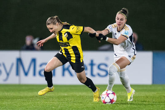 Katariina Kosola of Häcken and Athenea of Real Madrid