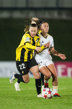Marika Bergman Lundin of Häcken and Olaya of Real Madrid