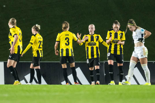 Aivi Luik, Anna Sandberg and Elin Rubensson of Häcken